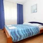 Apartment By The Sea - Perna, Peljesac - 4545 *