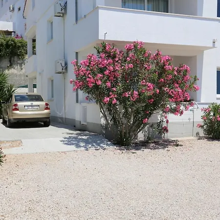 Apartment By The Sea - Perna, Peljesac - 4545 Kuciste