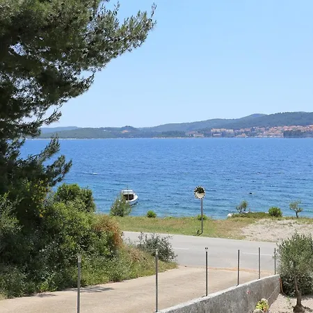 Apartment By The Sea - Perna, Peljesac - 4545 *